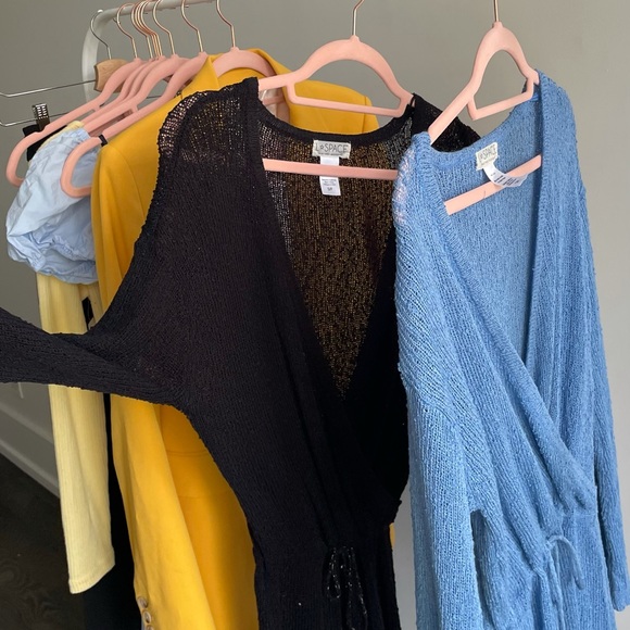 L*space knit coverup (2 colours) - Picture 2 of 4